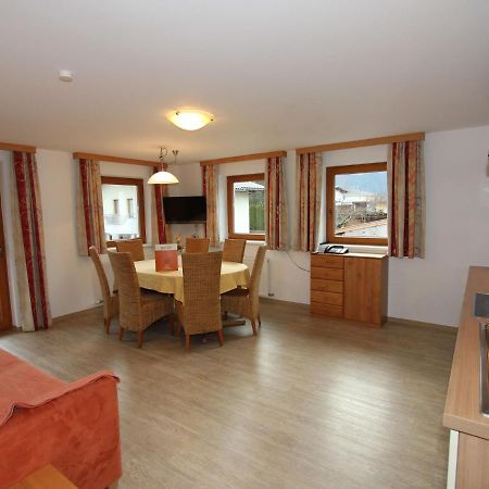Spacious Apartment in Uderns near Ski Area Exterior foto