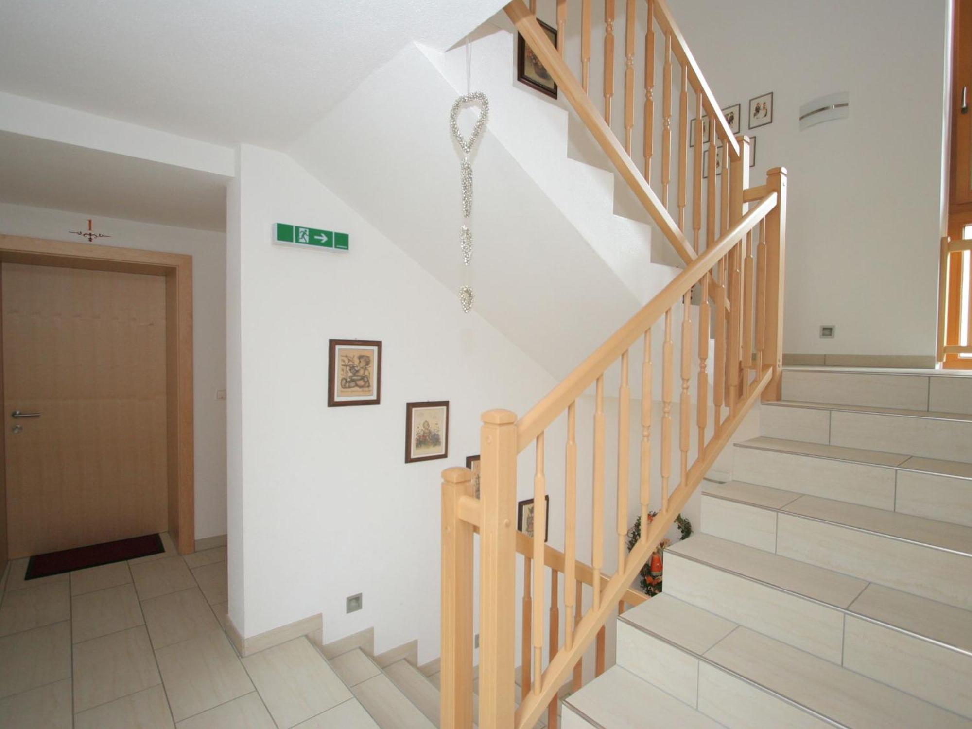 Spacious Apartment in Uderns near Ski Area Exterior foto