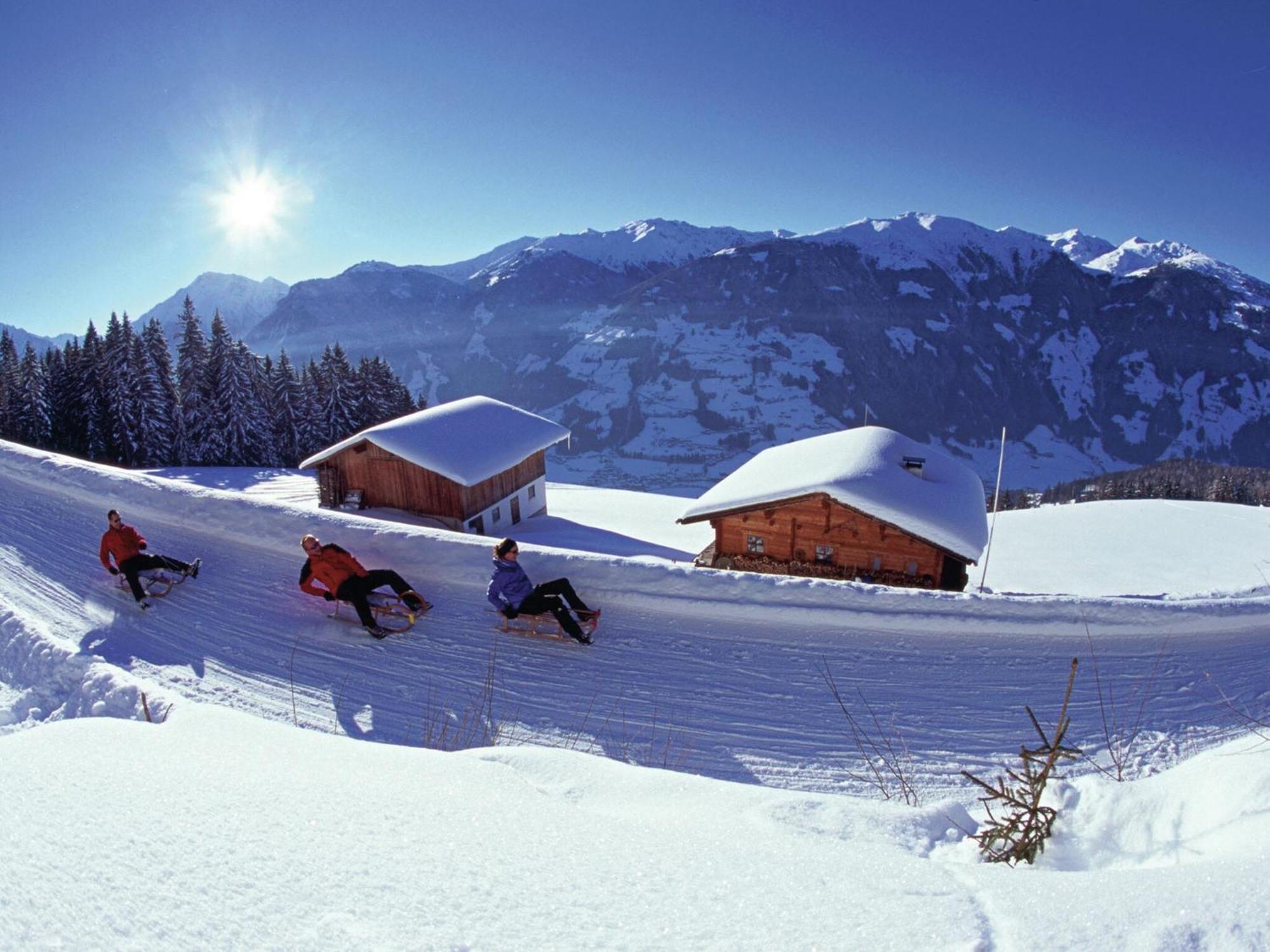 Spacious Apartment in Uderns near Ski Area Exterior foto