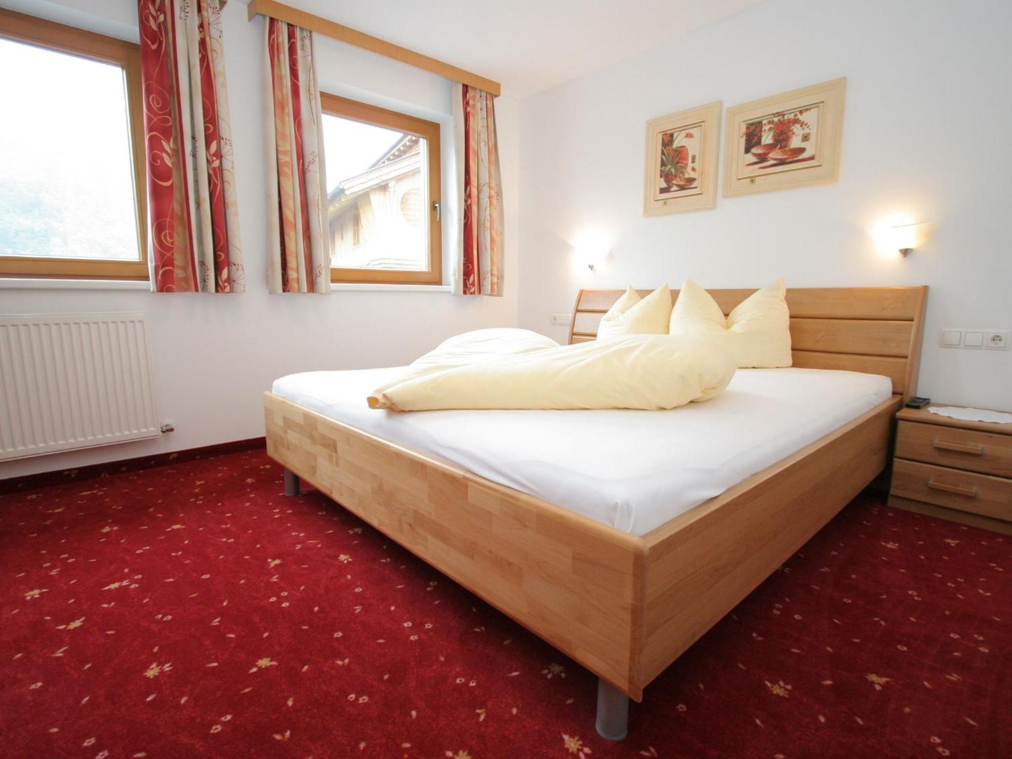 Spacious Apartment in Uderns near Ski Area Exterior foto